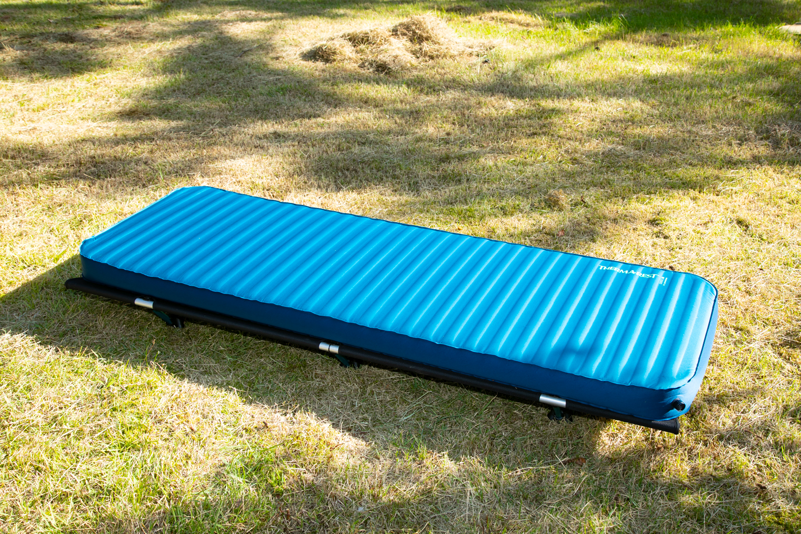 実家並みの安心感。10cm以上の極厚マットならキャンプでもグッスリ寝