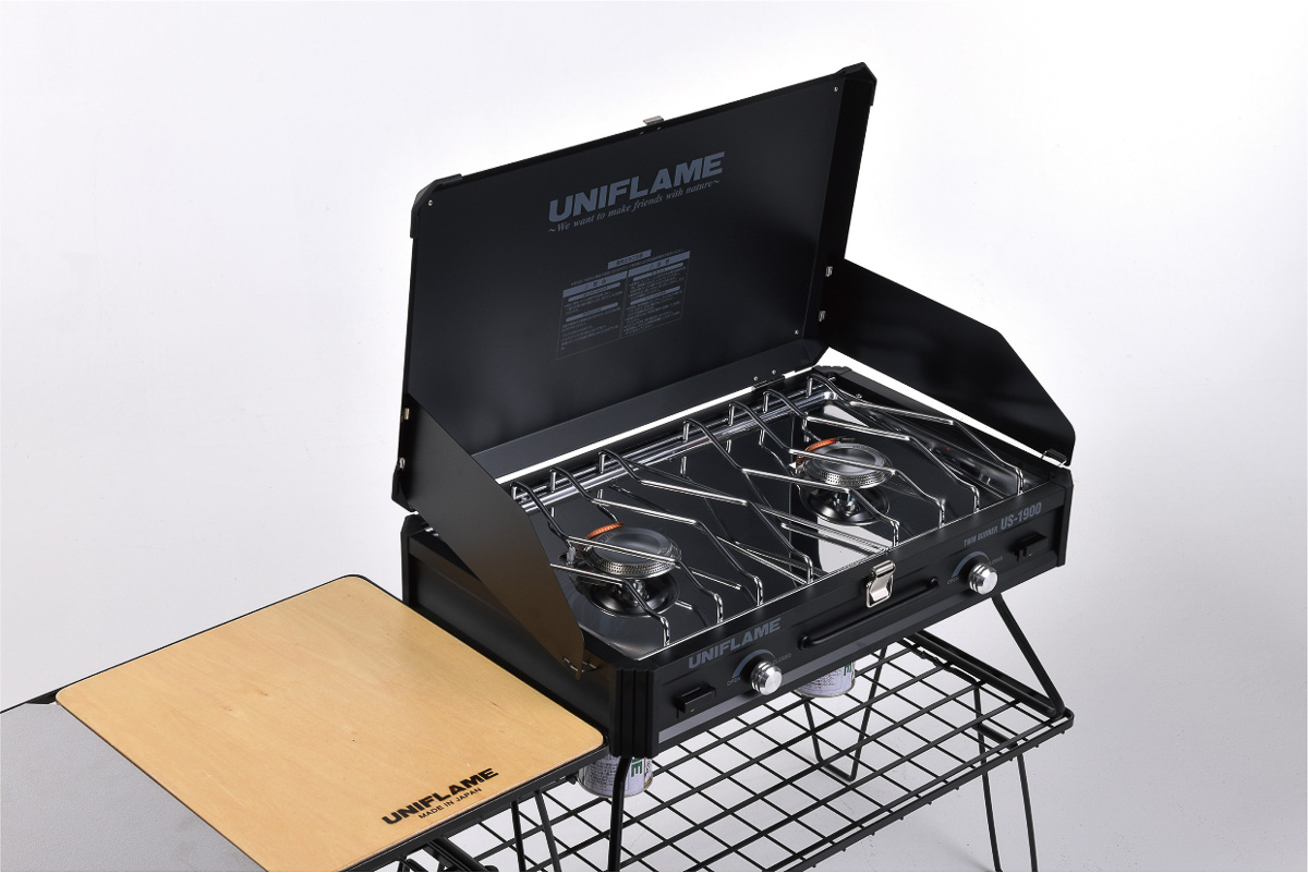 ユニフレームの名作ツーバーナー「US-1900」にマットブラックが追加