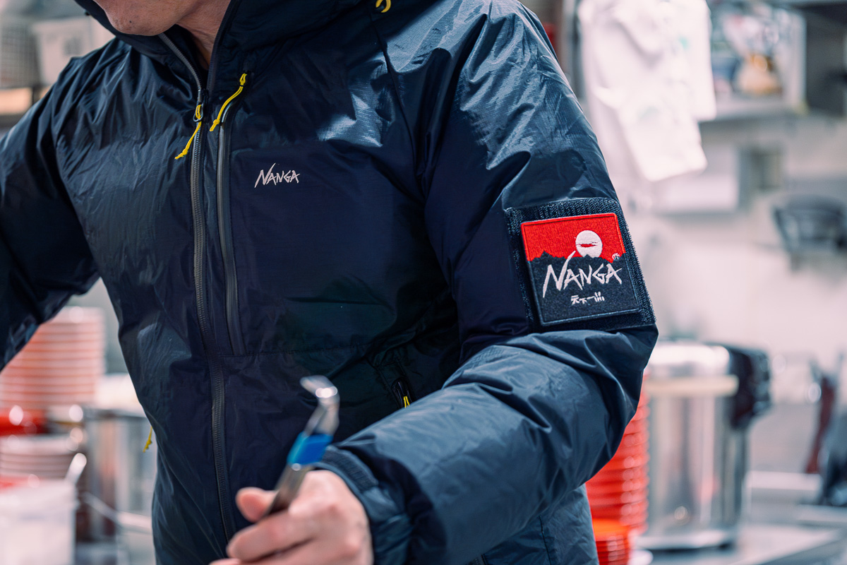 ナンガ×天下一品がコラボ!?ダウンの出来栄えは見た目あっさり、中身は