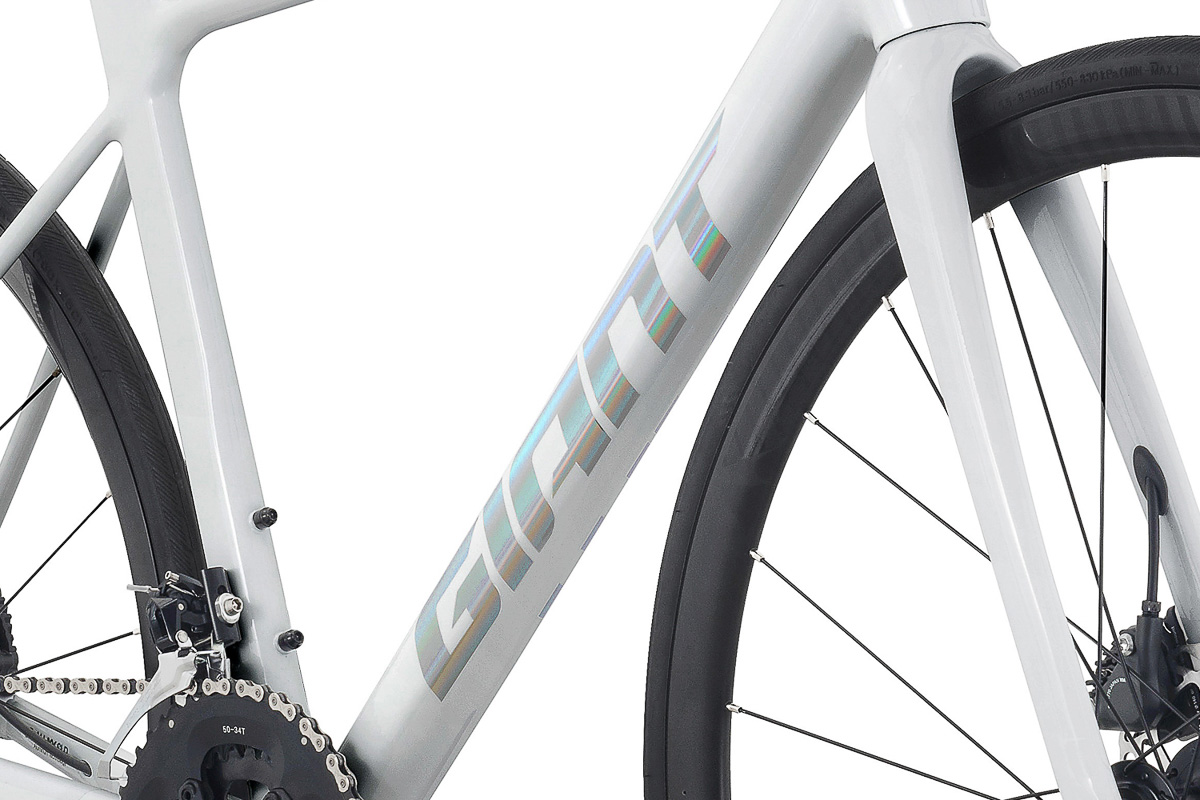 GIANT JAPAN35周年を記念する特別なロードバイクとクロスバイクが登場