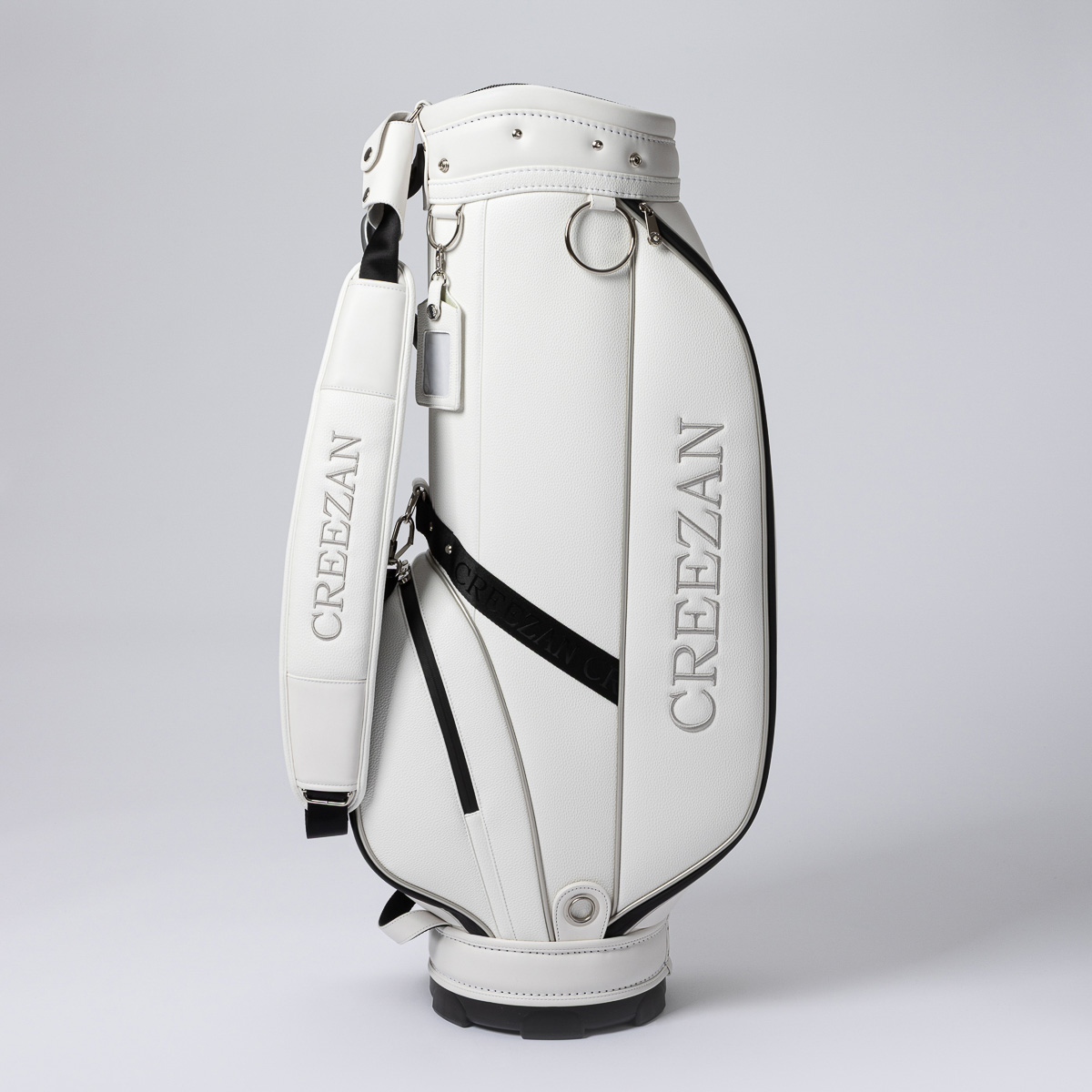 CREEZANのキャディーバッグはバッグメーカーらしい使い勝手の良さに