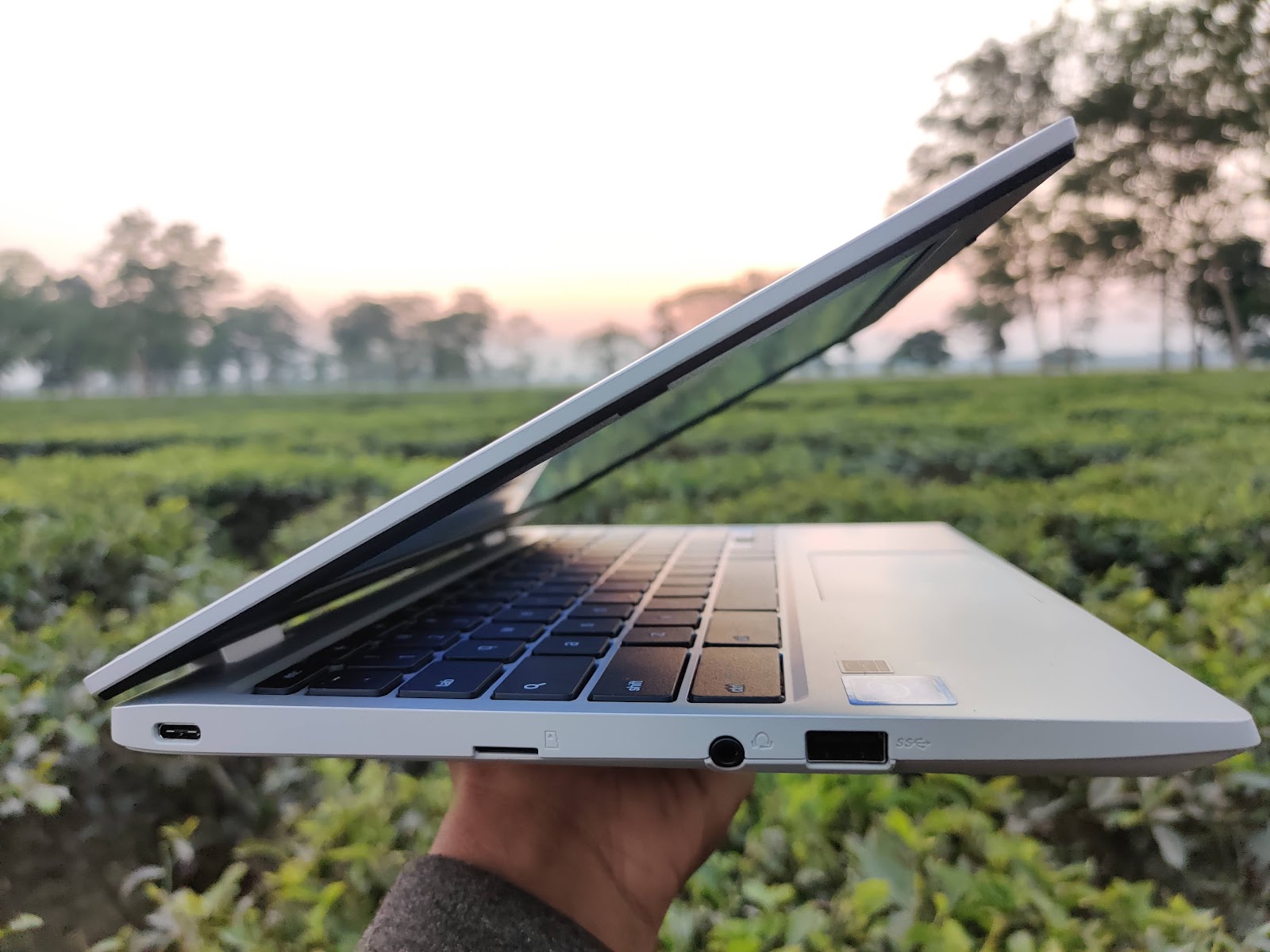 Asus Chromebook CX1101 Review: A Solid Deal for Students & Elders