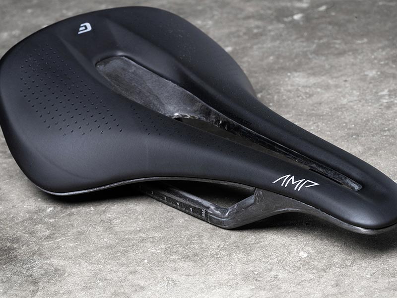 Saddles | CADEX Japan 日本