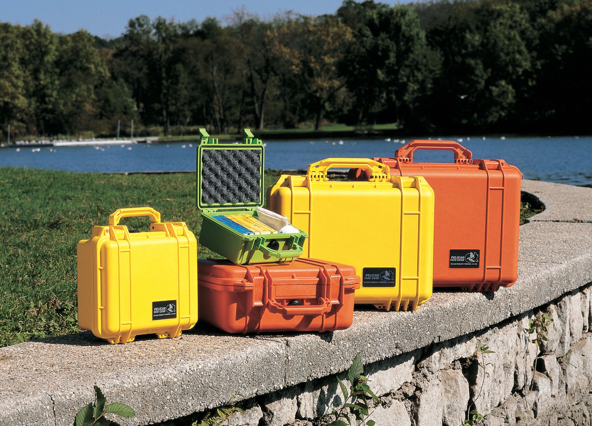 PELICAN, 11 1/8 in x 16 3/4 in Inside, Convoluted/Pick and Pluck