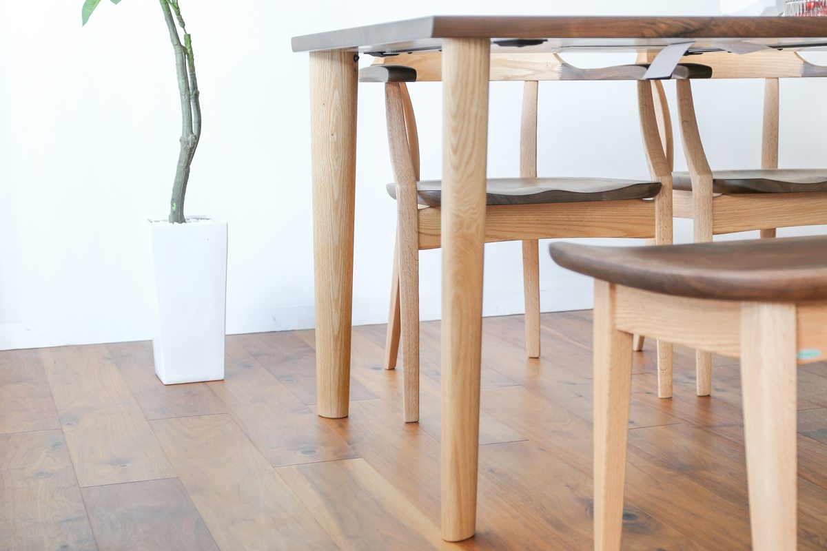 ibata直営 Sign サイン テーブル/ラウンド型/4本脚｜TABLE｜飛騨の家具