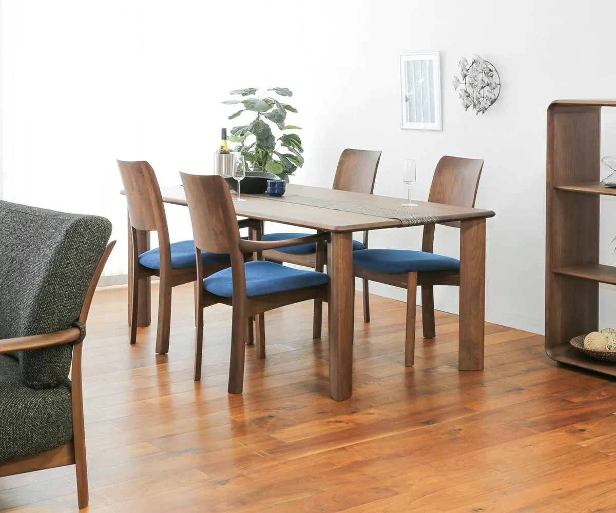 RAPT ダイニングテーブル 4本脚 | 【公式】飛騨の家具『株式会社シラカワ』