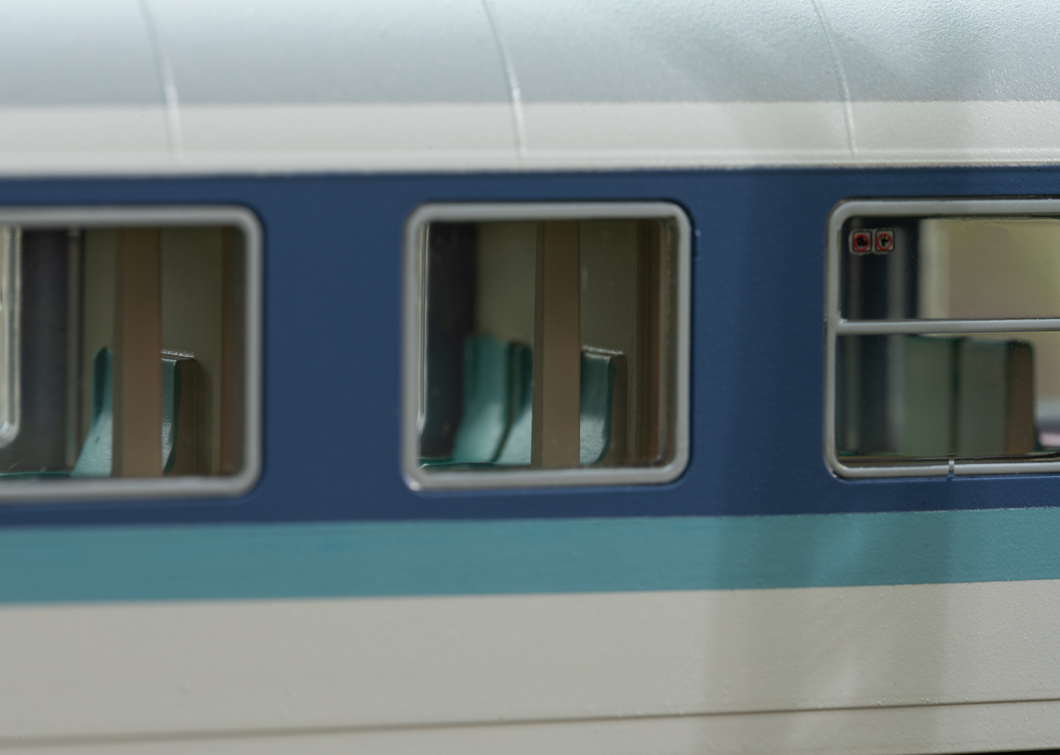 InterRegio Passenger Car Set | Maerklin US
