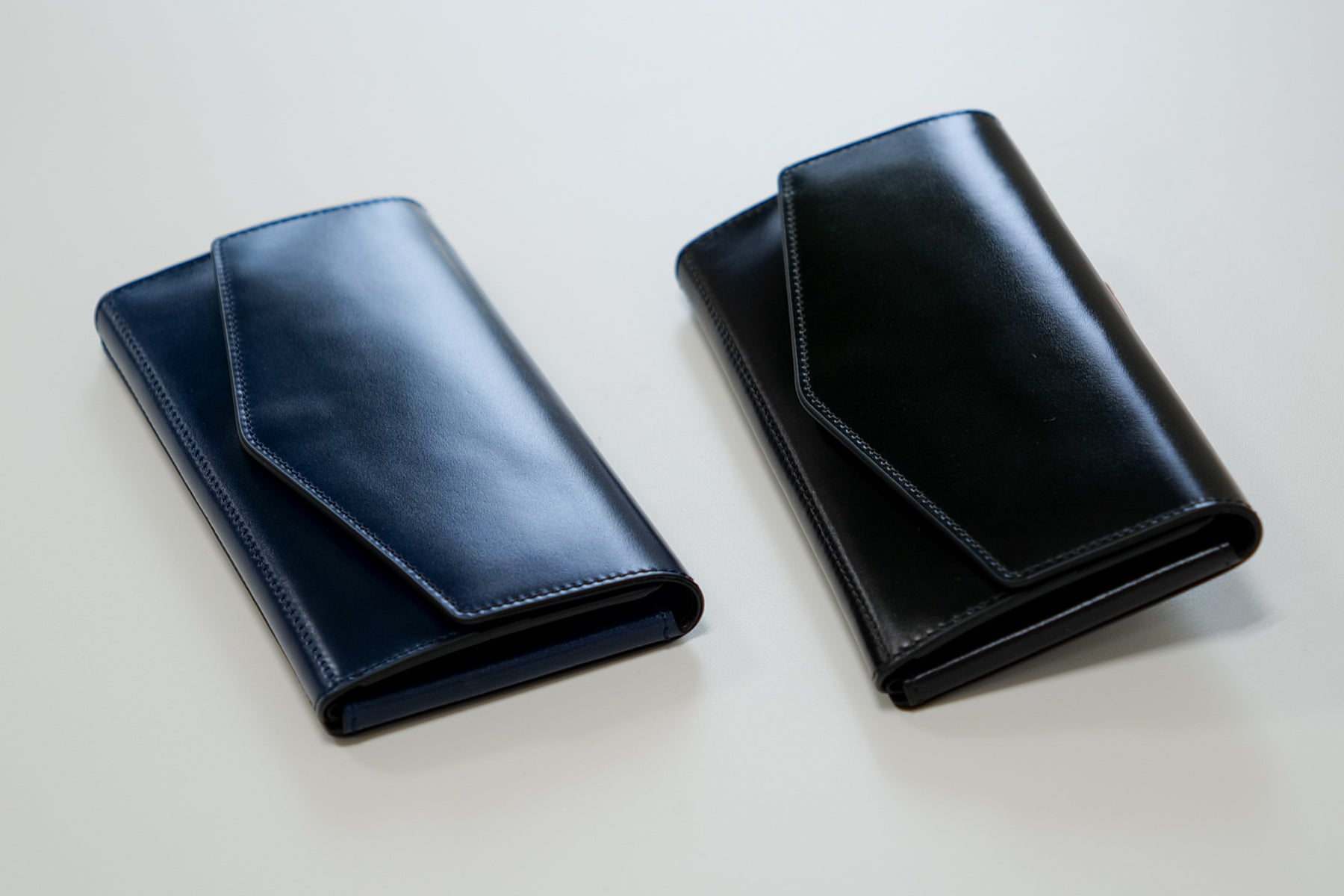 Makuake｜[一目瞭然]大きく開く小さな長財布。開くとすぐカード！最小