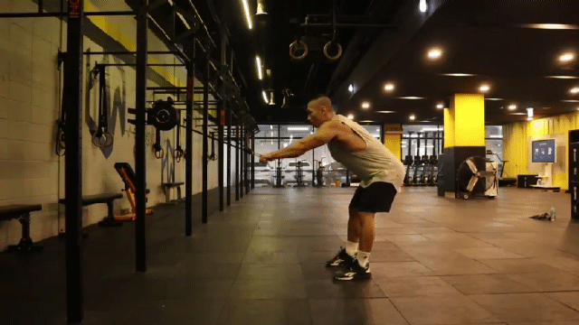 お手軽ジム】効果的な負荷で理想のボディを目指す筋トレマシン「ライフ