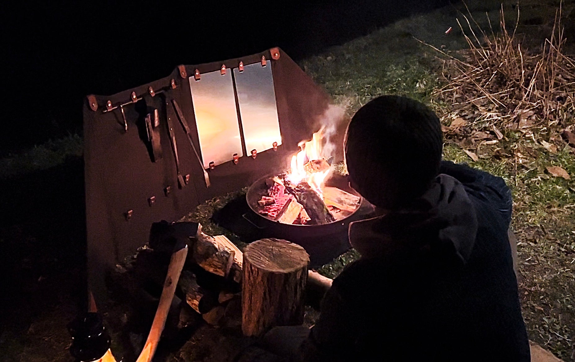 脱着式反射板で極暖の反射熱を。カスタマイズ性も◎、焚き火陣幕 Rad