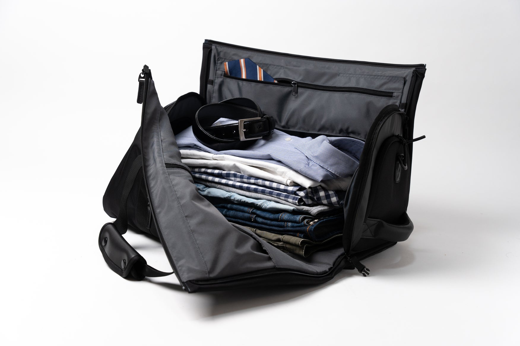 スーツも靴もシワなく入る4WAYボストンバッグ《ツナグバッグトラベラー