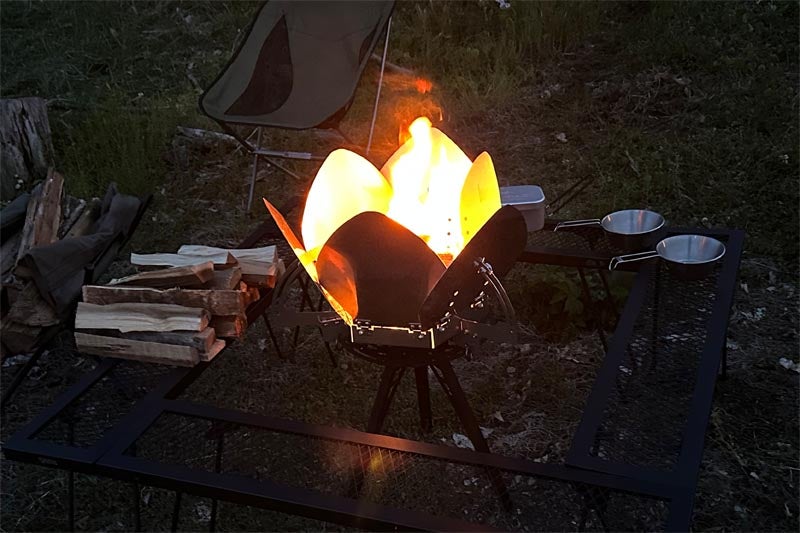 お洒落で高機能な新しいキャンプギア誕生。焚き火も料理もおまかせ