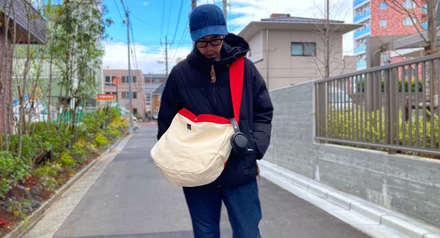 使いこむほど味が増す。タフに使える大容量の現代版ニュースペーパー