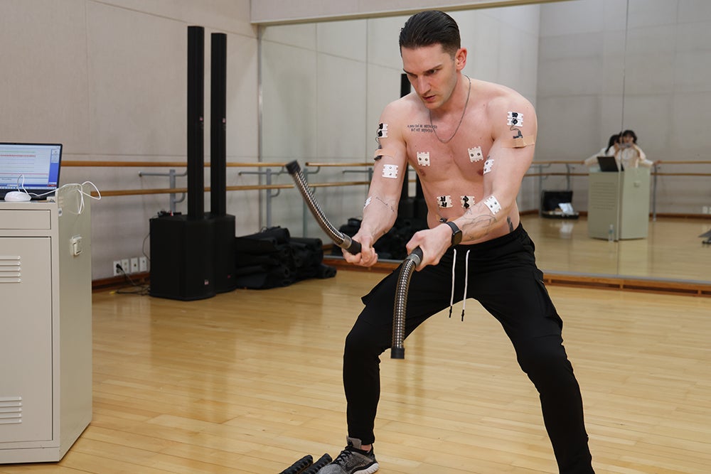 Makuake｜究極の運動効果！家で手軽に使えるロープレスバトルロープ「Z