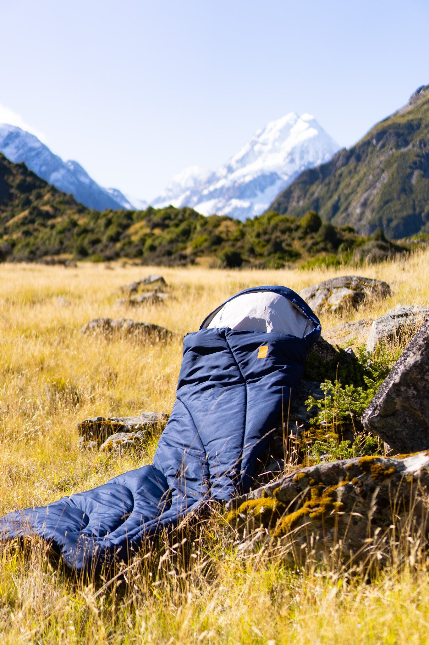 キャンプ・車中泊で朝まで快眠！至福の寝心地、1分で収納できる「極暖