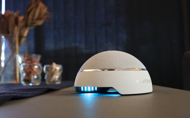 全方位に響く3Dサウンド。音と光で奏でるTWS搭載プラネット型ツイン