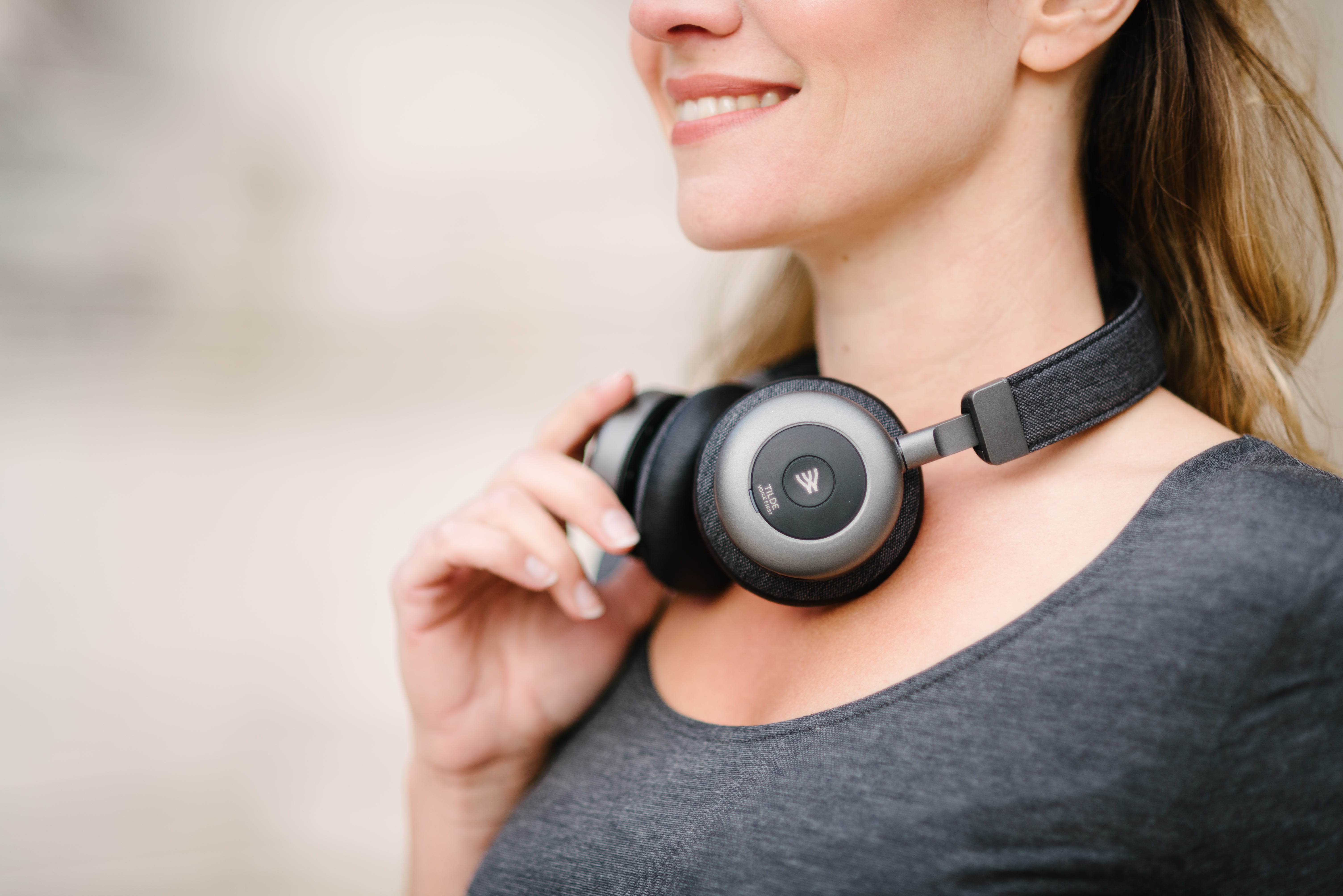 特許技術で「声」と「騒音」を識別するノイズキャンセルヘッドホン