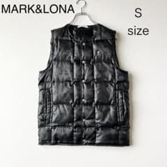 3265【美品】マークアンドロナ ダウンベスト カモフラ柄 スカルロゴ S