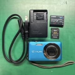 CASIO EXILIM EX-Z800 デジタルカメラ 青 充電器sdカード付 - メルカリ