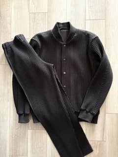 オムプリッセイッセイミヤケ セットアップ ウールライク - メルカリ