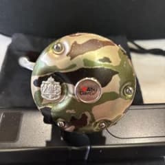 Abu Garcia 5500迷彩ベイトリール 美品アブ ガルシア - メルカリ