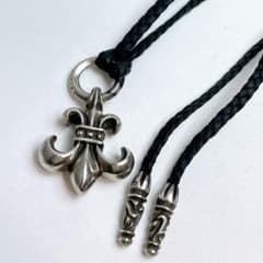 クロムハーツ BSフレア ペンダント レザーブレードスクロールボロ