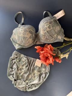 スタディオファイブ ブラジャー&ショーツセット D75 - メルカリ