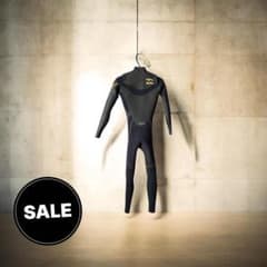 ウェットスーツ フルスーツ 黒・グレー・赤 - メルカリ