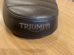トライアンフ 純正オプション ベンチシート ブラウン - メルカリ