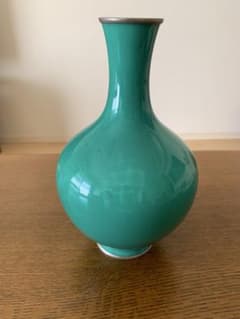 金属工芸七宝焼 翡翠色花瓶 「寿比南山福如東海」 - メルカリ