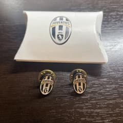 新品】ユベントスJuventus ロゴ入り ピンバッチ2個+箱付き - メルカリ