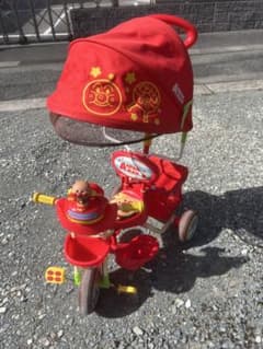アンパンマン 三輪車 赤 日よけ付き - メルカリ