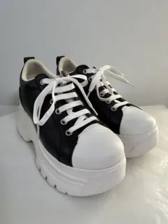 2026年最新】鈴木亜美 スニーカー sの人気アイテム - メルカリ