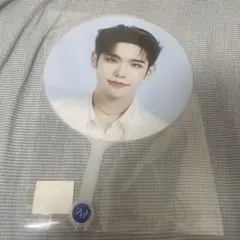 2026年最新】キムジウン うちわの人気アイテム - メルカリ