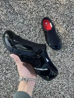 2026年最新】Supreme Nike Clogpositeの人気アイテム - メルカリ