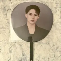 2026年最新】ミンギュ うちわ 公式の人気アイテム - メルカリ