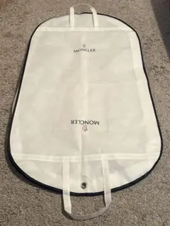 2026年最新】MONCLER ガーメントバッグの人気アイテム - メルカリ