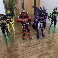 最終値下げ バンダイ 層動 仮面ライダーオーズ ガタキリバコンボ 8体分