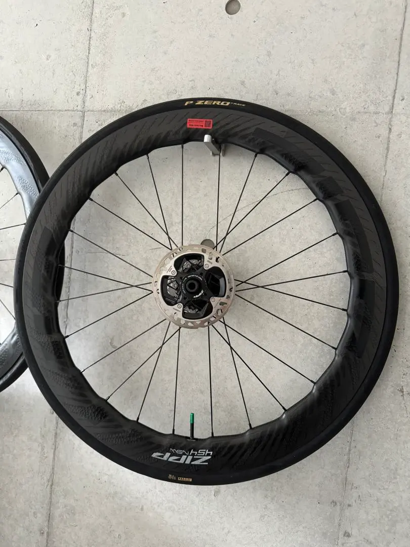 ZIPP NSW353カーボンホイール 28インチ チューブレスタイヤ
