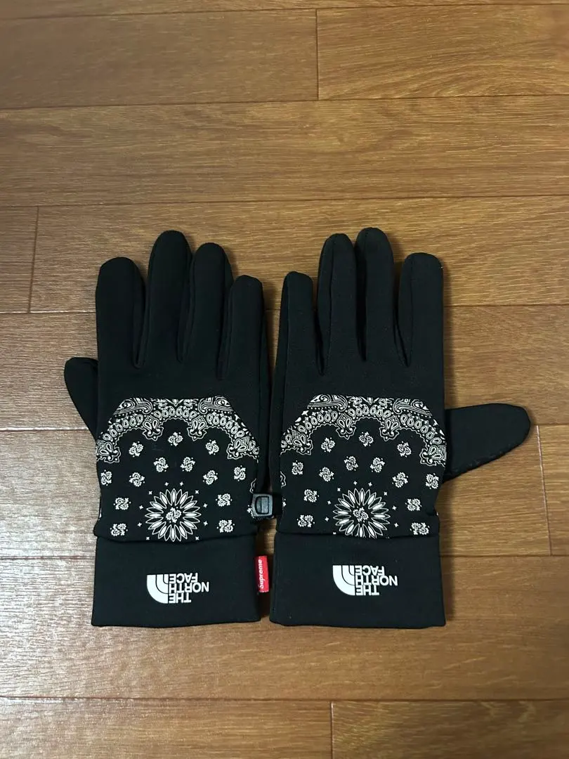 2026年最新】supreme north bandana gloveの人気アイテム - メルカリ