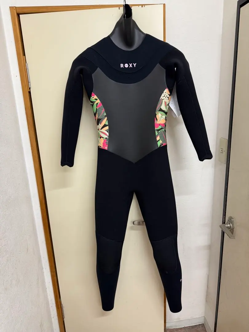 2026年最新】ROXY ドライ・セミドライスーツの人気アイテム - メルカリ