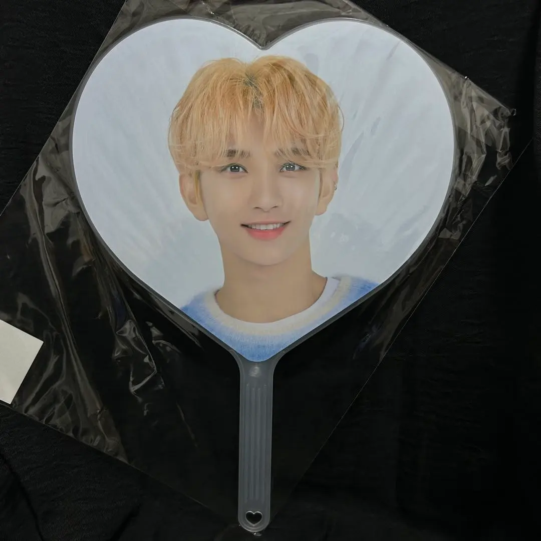 2026年最新】ウジ うちわ carat landの人気アイテム - メルカリ