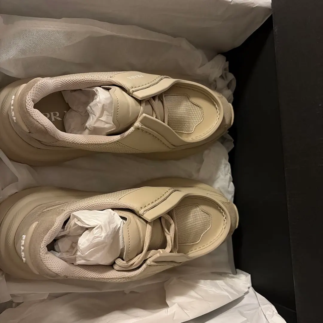 2026年最新】プラダUOMOの人気アイテム - メルカリ