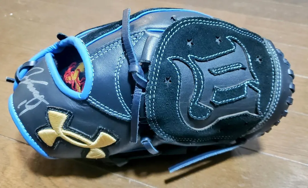 2026年最新】山崎康晃 グローブの人気アイテム - メルカリ