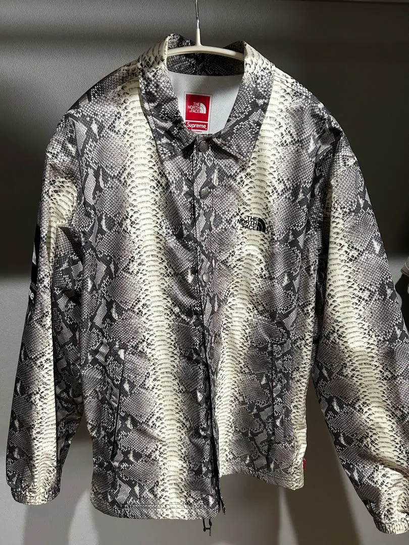 2026年最新】SUPREME パイソン柄の人気アイテム - メルカリ