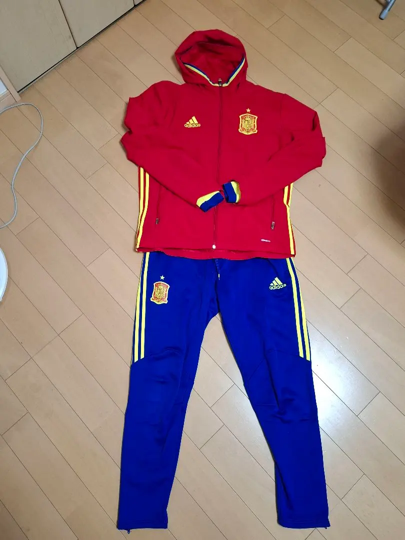 2026年最新】スペイン代表 アンセムジャケットの人気アイテム - メルカリ