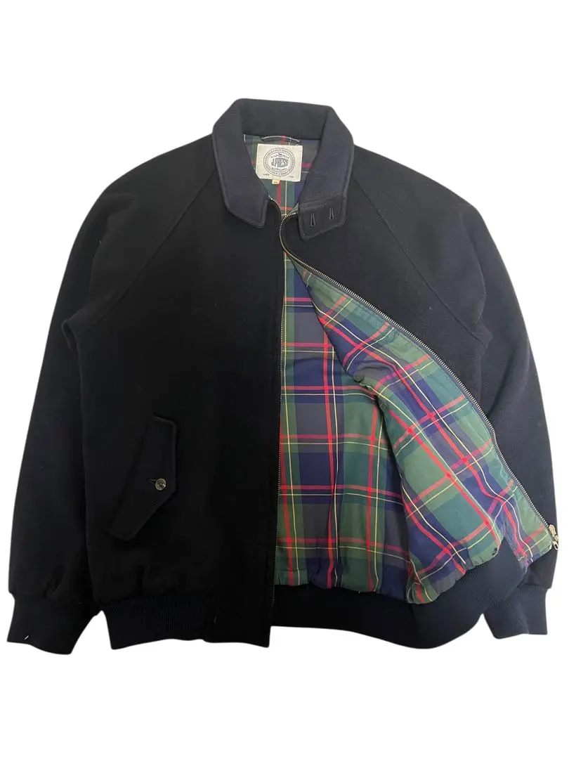 m44363573984_1.jpg?1764666370