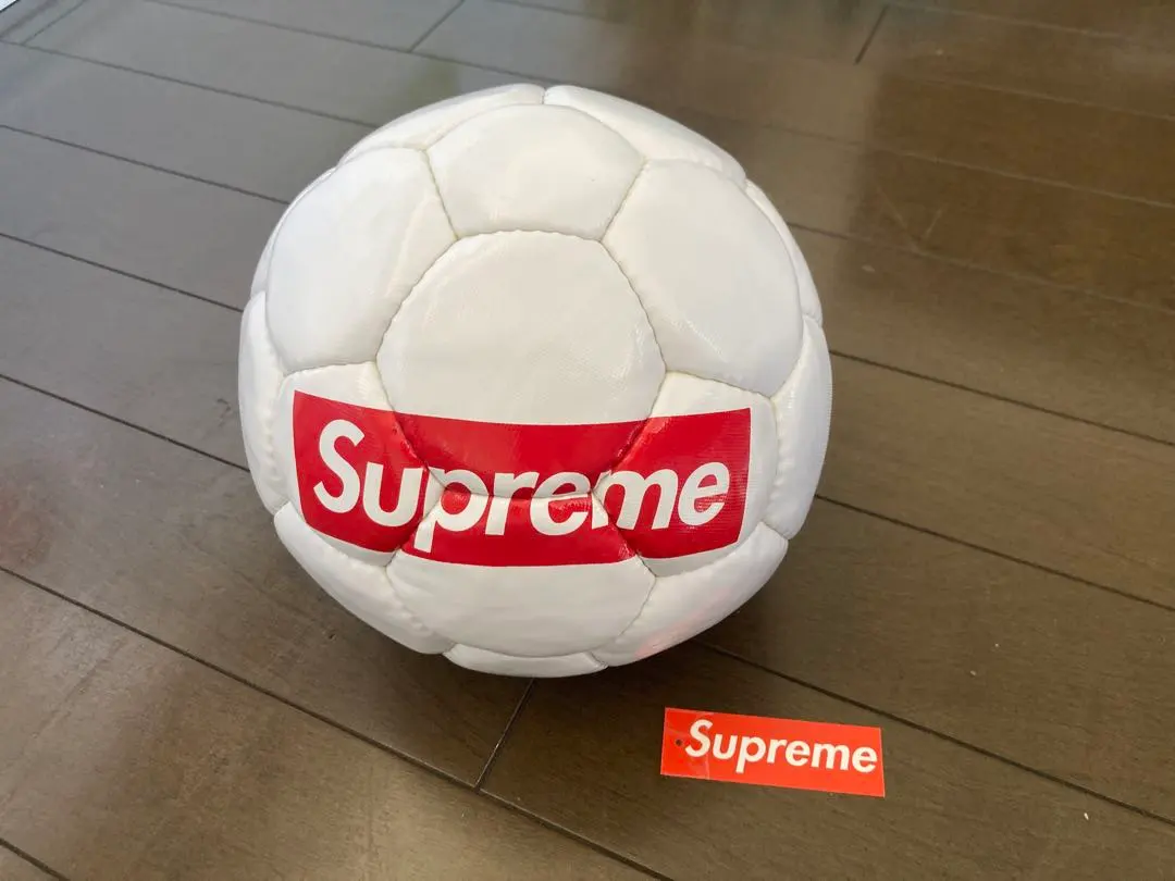 2026年最新】SUPREME umbro soccer ballの人気アイテム - メルカリ