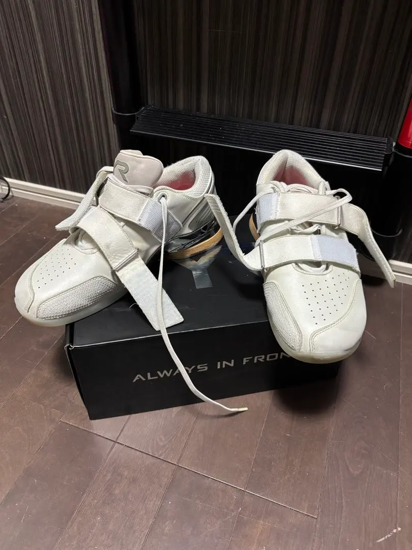 2026年最新】リフティングシューズ tyrの人気アイテム - メルカリ