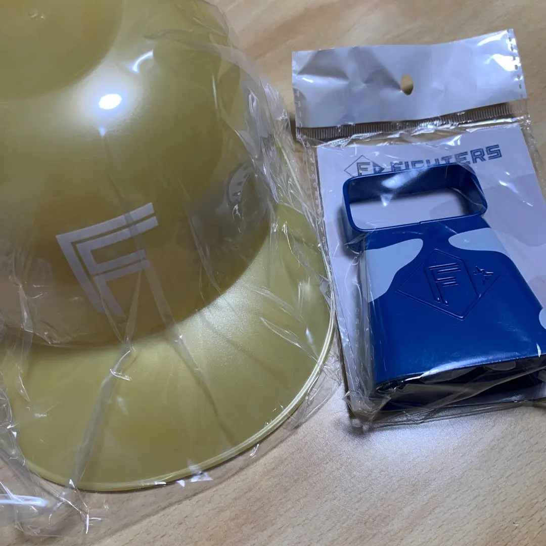 2026年最新】日本ハム ヘルメットの人気アイテム - メルカリ